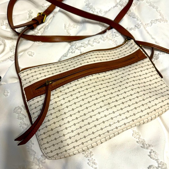 Fossil purse. Like new condition. - Picture 1 of 3